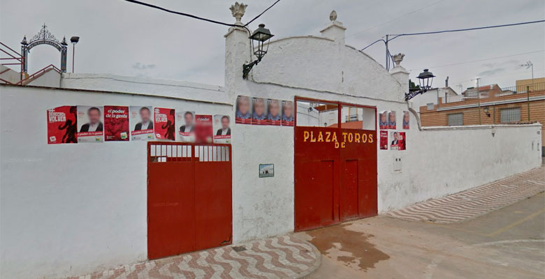 Frontal de la Plaza de toros de Navas de San Juan